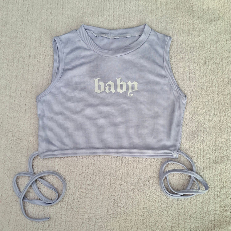 نمای جلو کراپ تاپ بندی زنانه