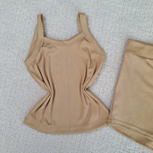 ترند سال برای خانمها ست کراپ تاپ شورت کرم