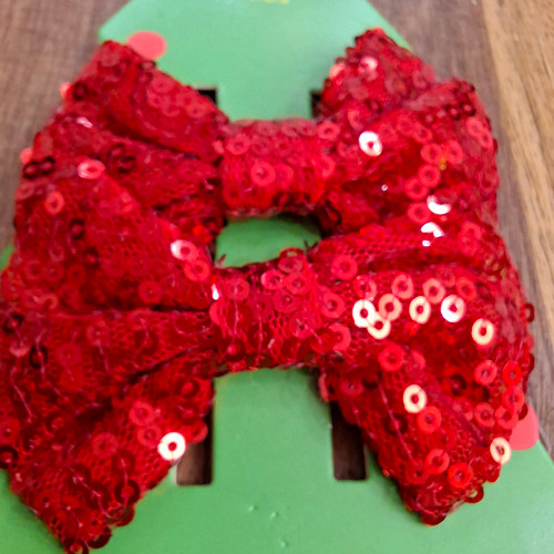 یک جفت گیره پولکی قرمز